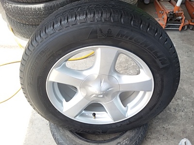 ขายล้อแม็กISUZU V Cross ขอบ17ยาง225/65/17 ปี12 4 ล้อ
