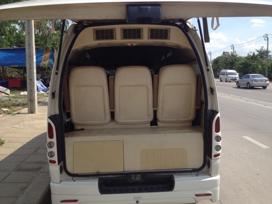 ขาย toyota hiace ปี 2011