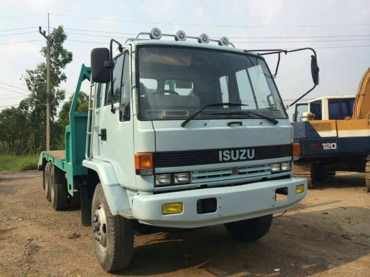 ขายเทเลอร์ ISUZU 210 สภาพสวยพร้อมใช้ ราคาต่อรองได้ ติดต่อได้ที่คุณ อ๊อฟ พิจิตร 086-737-9991