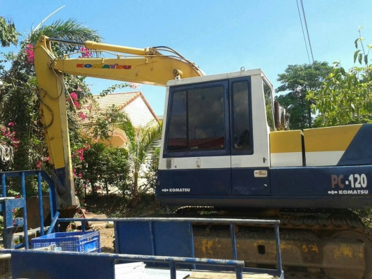 ขาย KOMATSU PC 120-3 สภาพสวยพร้อมใช้ ราคาต่อรองได้ ติดต่อได้ที่คุณ อ๊อฟ พิจิตร 086-737-9991