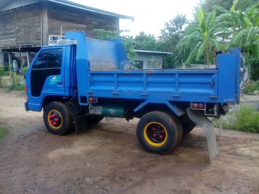 ขายหกล้อดั้ม อีซูซุ 110 แรง 400000 บาทราคาต่อรองได้