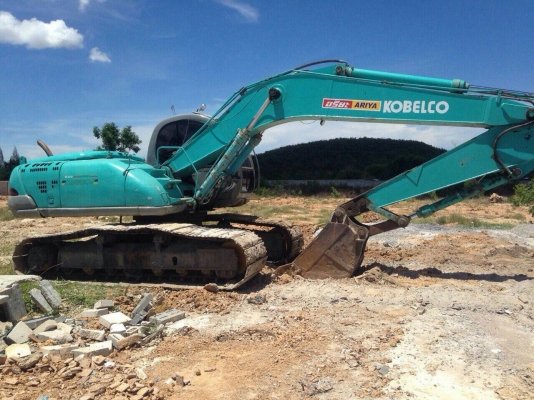 ขาย KOBELCO SK200-5 ซุปเปอร์ สภาพสวยพร้อมใช้ ราคาต่อรองได้ ติดต่อได้ที่คุณ อ๊อฟ พิจิตร 086-737-9991