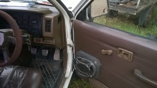 ขายกระบะ NISSAN ตอนเดียว ปี 33 เครื่อง TD27 ฝาดำ คัสซีสวยตลอดเส้น แอร์ พาวเวอร์ เครื่องเสียง ทะเบียนพร้อมโอนครับ ขายกระบะ NISSAN ตอนเดียว ปี 33 เครื่อง TD27 ฝาดำ คัสซีสวยตลอดเส้น แอร์ พาวเวอร์ เครื่องเสียง ทะเบียนพร้อมโอนครับ