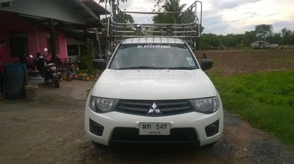 ขายดาวน์รถกระบะ มิตซูตอนเดียว ปี 57 แต่งบรรทุกเพลาลอย คอกเหล็กพร้อม เครื่องดี แอร์เย็น เปลี่ยนสัญญาได้เลยครับ