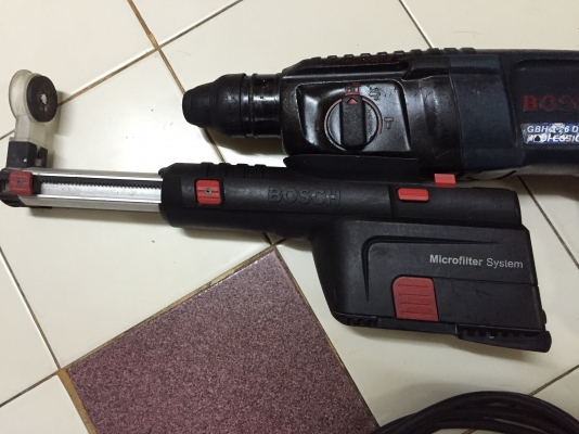 ขายสว่านโรตารี่ยี่ห้อBoschรุ่นใหญ่3ระบบพร้อมอุปกรณ์เก็บฝุ่นพร้อมใช้งานครับ