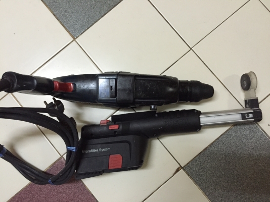 ขายสว่านโรตารี่ยี่ห้อBoschรุ่นใหญ่3ระบบพร้อมอุปกรณ์เก็บฝุ่นพร้อมใช้งานครับ