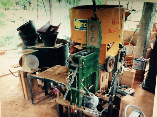 ขายเครื่องอัดบล็อคประสานแบบมือโยกพร้อมเครื่องผสม35000