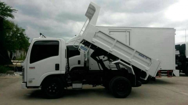 รถบรรทุกอีซูซุ 6ล้อเล็กรถใหม่  ป้ายแดง รถศูนย์ISUZU  ตามรูปตัวอย่างเป็นรถต่อดั๊มพ์ดินครับ