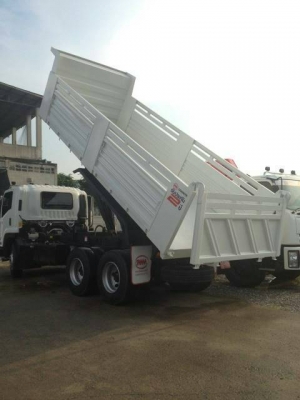 ขายรถบรรทุกอีซูซุ 10ล้อ2เพลาพร้อมกระบะดัมพ์  ป้ายแดง รถศูนย์ISUZU   มีแรงม้าให้เลือกคือ 240แรง 300แรง และ360แรง