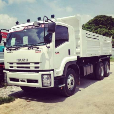 ขายรถบรรทุกอีซูซุ 10ล้อ2เพลาพร้อมกระบะดัมพ์  ป้ายแดง รถศูนย์ISUZU   มีแรงม้าให้เลือกคือ 240แรง 300แรง และ360แรง