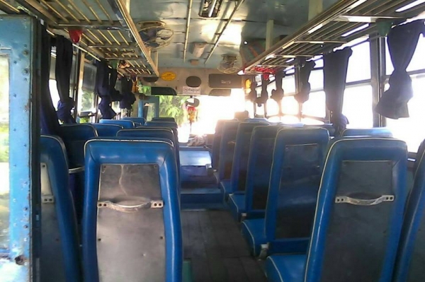 ขายรถบัส9เมตร 52ที่นั่ง เครื่อง185แรง พ.เพาเวอร์ เบรกทิฟฟี่ สภาพพร้อมใช้งาน เอกสารพร้อมโอน สนใจโทร 090-8588220คุณนะ 093-3258446คุณบิว ID:narong498 หรือเข้าดูสินค้าได้ที่ www.truck.in.th/498 หรือเพจFacebook ณรงค์ ซื้อขายรถมือสอง (เว็บไซต์ส่วนตัว)