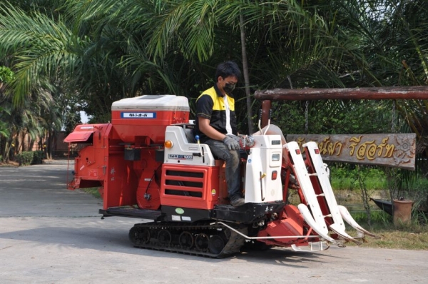 ขายรถเกี่ยว นวดข้าวKUBOTA NX1000 ดีเซล2สูบ สวยเดิมจากญี่ปุ่น 58,000เท่านั้น!!