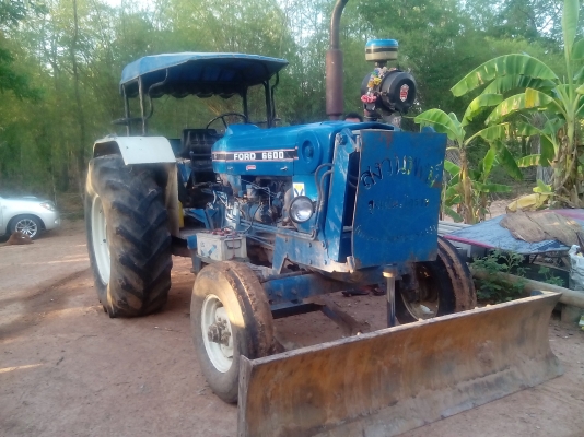 ขายรถไถใหญ่ฟอดร์ 500000เล่มทะเบียนพร้อมโอน