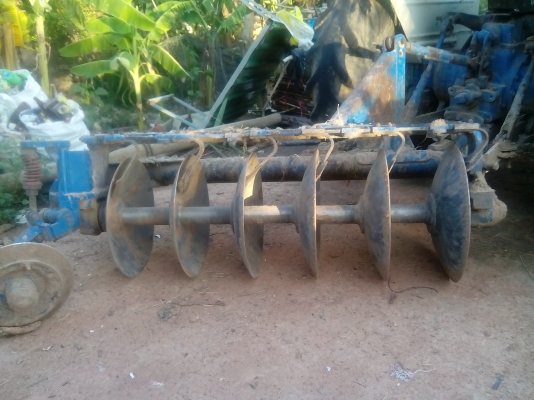 ขายรถไถใหญ่ฟอดร์ 500000เล่มทะเบียนพร้อมโอน