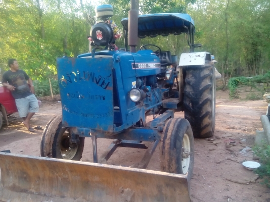 ขายรถไถใหญ่ฟอดร์ 500000เล่มทะเบียนพร้อมโอน