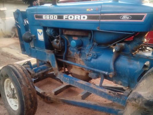 ขายรถไถใหญ่ฟอดร์ 500000เล่มทะเบียนพร้อมโอน