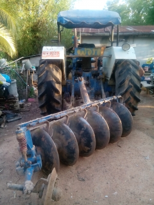 ขายรถไถใหญ่ฟอดร์ 500000เล่มทะเบียนพร้อมโอน