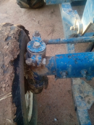 ขายรถไถใหญ่ฟอดร์ 500000เล่มทะเบียนพร้อมโอน