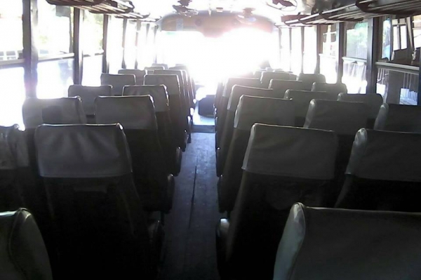 ขายรถบัส12เมตร 45ที่นั่ง เครื่อง185แรง พ.เพาเวอร์ เบรกทิฟฟี่ สภาพพร้อมใช้งาน เอกสารพร้อมโอน สนใจโทร 090-8588220คุณนะ 093-3258446คุณบิว ID:narong498 หรือเข้าดูสินค้าได้ที่ www.truck.in.th/498 หรือเพจFacebook ณรงค์ ซื้อขายรถมือสอง (เว็บไซต์ส่วนตัว)