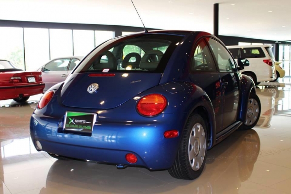 .VOLKSWAGEN Bettle 2.0 AT