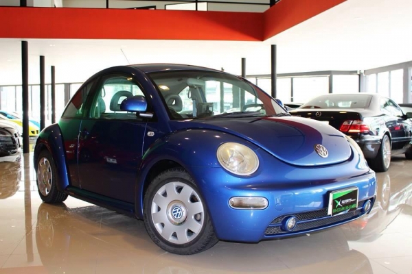 .VOLKSWAGEN Bettle 2.0 AT