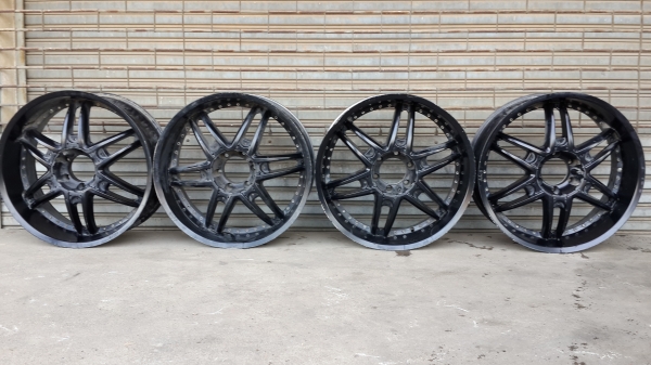 Dolce ขอบ 22 6 รู ครบชุด 4วง Dolce ขอบ 22 6 รู ครบชุด 4วง