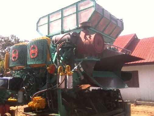 ขายด่วน รถเกี่ยวข้าวไทยเจริญการช่าง รถสวยสภาพดีพร้อมทำงานได้เลยครับ เครื่องยนต์ 200 HP ISUZU 6BF1 เทอร์โบ อุ้ม 1.5 ตัน ปั๊มไดกิ้นเบอร์ 21 สภาพดีแรงดีไม่มีเยิ้ม ช่วงล่างตัวเดิน 10HT แน่นดีพร้อมใช้งาน ราคาต่อรองได้ครับ