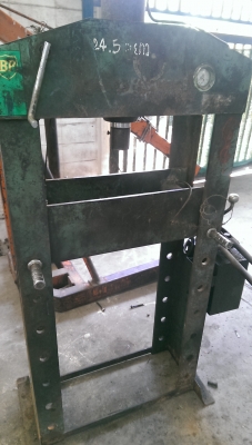 แท่นอัดไฮโดรลิค