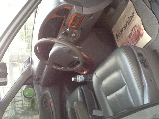 รถบ้านครอบครัว 7 ที่นั่ง