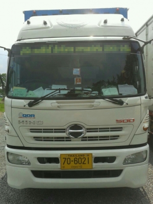 ขายรถ 6 ล้อ HINO - 500 / ตู้แห้ง ยาว 7.50 เมตร ( มี 2 คัน ครับ )