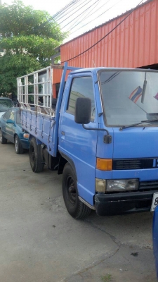 รถสี่ล้อกลาง isuzu  NKR  เครื่อง 4JB1 เพลาลอย แอร์ พวงมาลัย เพาเวอร์ รถพร้อมใช้เอกสารพร้อมโอน