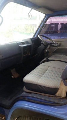 รถสี่ล้อกลาง isuzu  NKR  เครื่อง 4JB1 เพลาลอย แอร์ พวงมาลัย เพาเวอร์ รถพร้อมใช้เอกสารพร้อมโอน