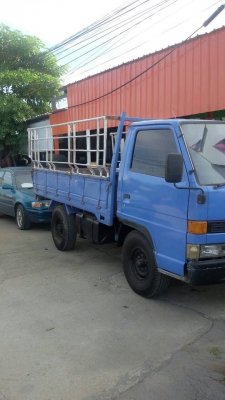 รถสี่ล้อกลาง isuzu  NKR  เครื่อง 4JB1 เพลาลอย แอร์ พวงมาลัย เพาเวอร์ รถพร้อมใช้เอกสารพร้อมโอน