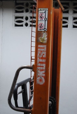 รถยกพาเลท สแตกเกอร์