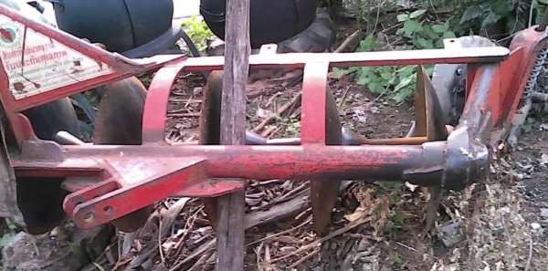 KUBOTA L3408 - 2 เพลา รถสภาพดีบอดี้สวยๆพร้อมใช้งาน อุปกรณ์ครบพร้อม มีใบดันหน้า,ผานพรวนดิน 5 เครื่องยนต์แรงดีกำลังไม่มีตก ระบบเกียร์ไม่มีปัญหาเดินหน้าถอยหลังใช้งานได้ดีครับ ระบบไฮดรอลิกส์ไม่มีแตกเยิ้ม หางยกได้ดีไม่มีปัญหา ช่วงล่างดียาง 4 เส้นประมาณ 60\% พร้