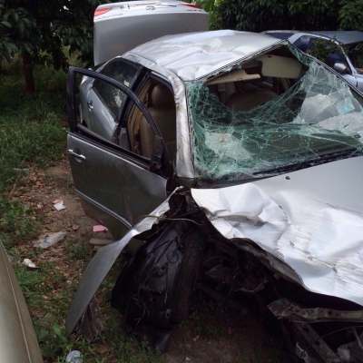 โตโยต้า ออติดเครื่อง1600 สีเทา ปี04 โอนลอยหรือเเยกเป็นอะไหลได้ทุกอย่าง