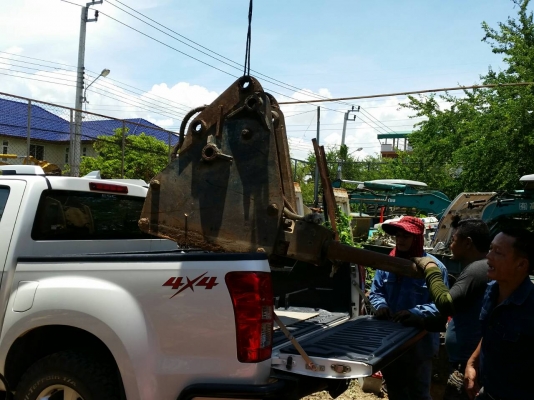 แจ้งลูกค้า สมุทรสาครครับ- เราจัดส่ง หัวกระแทก ติด แบคโฮ PC 120 ไปกับรถรับจ้างทะเบียนนี้นะครับ แจ้งลูกค้า สมุทรสาครครับ- เราจัดส่ง หัวกระแทก ติด แบคโฮ PC 120 ไปกับรถรับจ้างทะเบียนนี้นะครับ