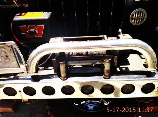 วิ้น warn  12 V  สวยๆๆ made in usa     อุปกรณ์ครบ พร้อมขาสปอร์ทไลด์ ใส่จิ๊ปมิตซูได้เลย