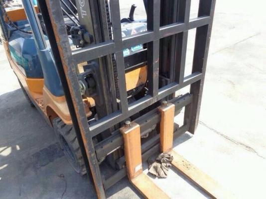 ขาย toyota 7FG2.5 เสาสูง 3.5 เมตร งาสไลด์ ขาย toyota 7FG2.5 เสาสูง 3.5 เมตร งาสไลด์