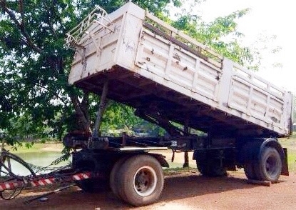 ขายด่วน ลูกพ่วงดั๊มพ์ 2 คานของอู่พนัส สภาพดีพื้นไม่บุบไม่ยุบฝาข้างไม่ผุพร้อมบรรทุกหนักได้เลยครับ ช่วงล่างคัชซีไม่มีบวมเดิมๆดีครับ ยางสภาพดี 8 เส้นประมาณ 60\% เอกสารทะเบียนครบพร้อม ราคาต่อรองได้ครับ