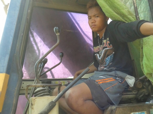 KOMATSU PC200-3เครื่องเดิม ปั้มพ์เดืม เอกสารอินร์วอยน์/0857698049 0887115178