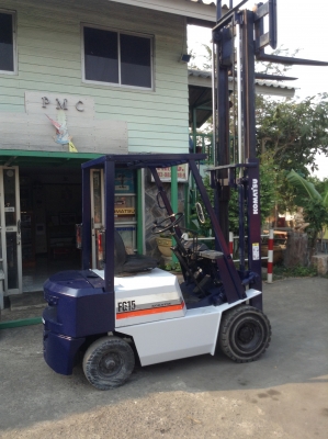 +++ ขายโฟล์คลิฟท์  KOMATSU FG15-14  ขนาด 1.5  ตัน  เครื่องยนต์เบนซิน  เสา  3  เมตร  เกียร์ธรรมดา  งา 1,070  มม.  ยางตันใหม่ครับ  (รถนอก)