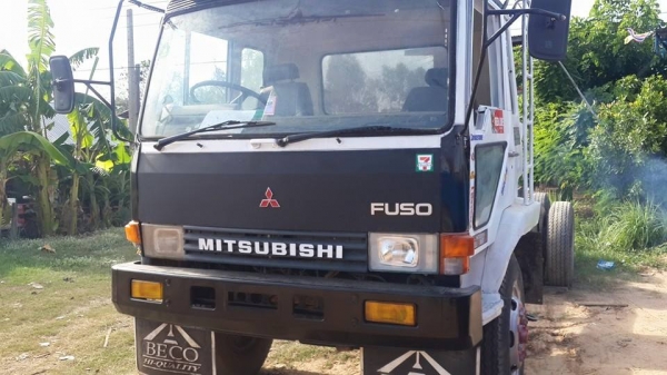 ขาย10ล้อ 2เพลา 220เทอร์โบฟิตแน่น หัวแชชซี FN527 FUSO แชชซีสวยเครื่องดี 10สปีดฟลูเลอร์ เอกสานเล่มทะเบียนพร้อมโอน