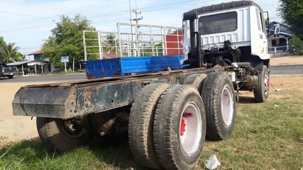 ขาย10ล้อ 2เพลา 220เทอร์โบฟิตแน่น หัวแชชซี FN527 FUSO แชชซีสวยเครื่องดี 10สปีดฟลูเลอร์ เอกสานเล่มทะเบียนพร้อมโอน