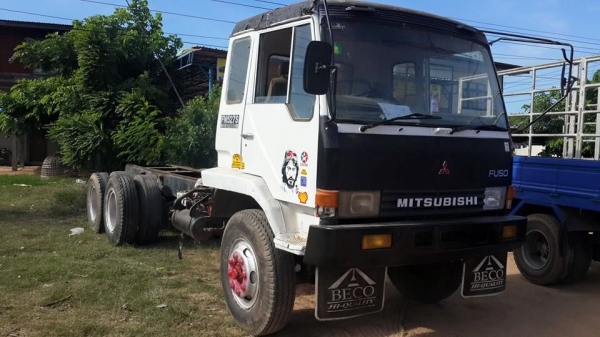 ขาย10ล้อ 2เพลา 220เทอร์โบฟิตแน่น หัวแชชซี FN527 FUSO แชชซีสวยเครื่องดี 10สปีดฟลูเลอร์ เอกสานเล่มทะเบียนพร้อมโอน