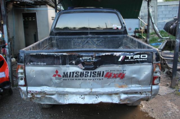 4WD ปี99 เครื่องดี เกืยร์โฟใช้ใด้ดี คัชชีสวย โทร 083-635-6333 แม็กซ์ สุราษฎร์