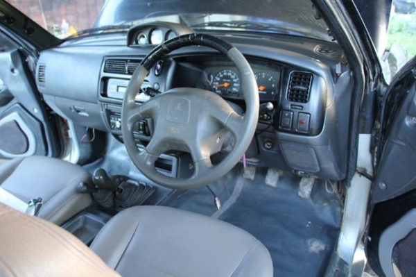 4WD ปี99 เครื่องดี เกืยร์โฟใช้ใด้ดี คัชชีสวย โทร 083-635-6333 แม็กซ์ สุราษฎร์