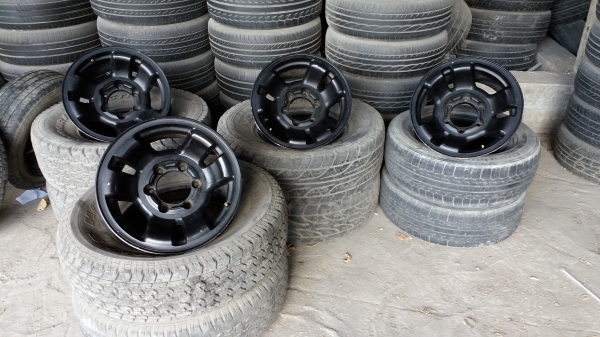 ขายแม็ก 6 รู หน้ากว้าง 8.5 สวยๆ1ชุด 4วง ครับ