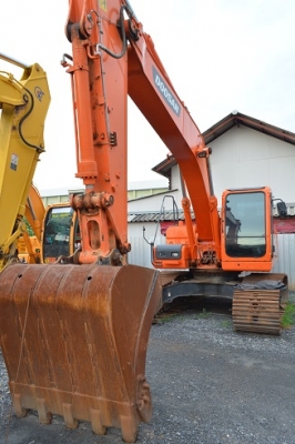 เปิดประมูลรถขุดแบคโฮ