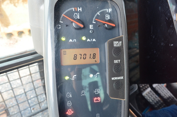 เปิดประมูลรถขุดแบคโฮ